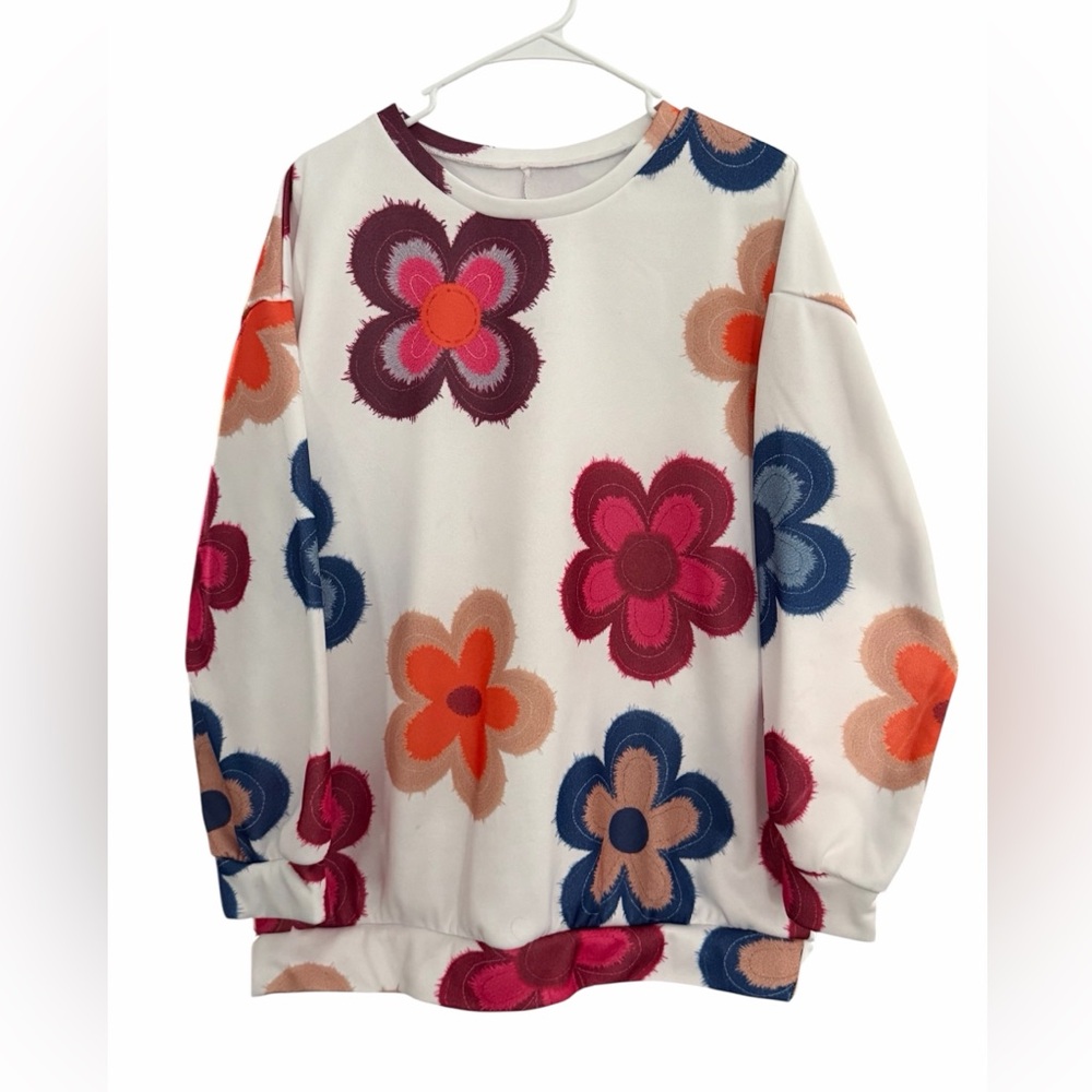 Floral Patterned Sweatshirt - Woman’s XL - PTP 24” Small Blk Mark (See Pic)